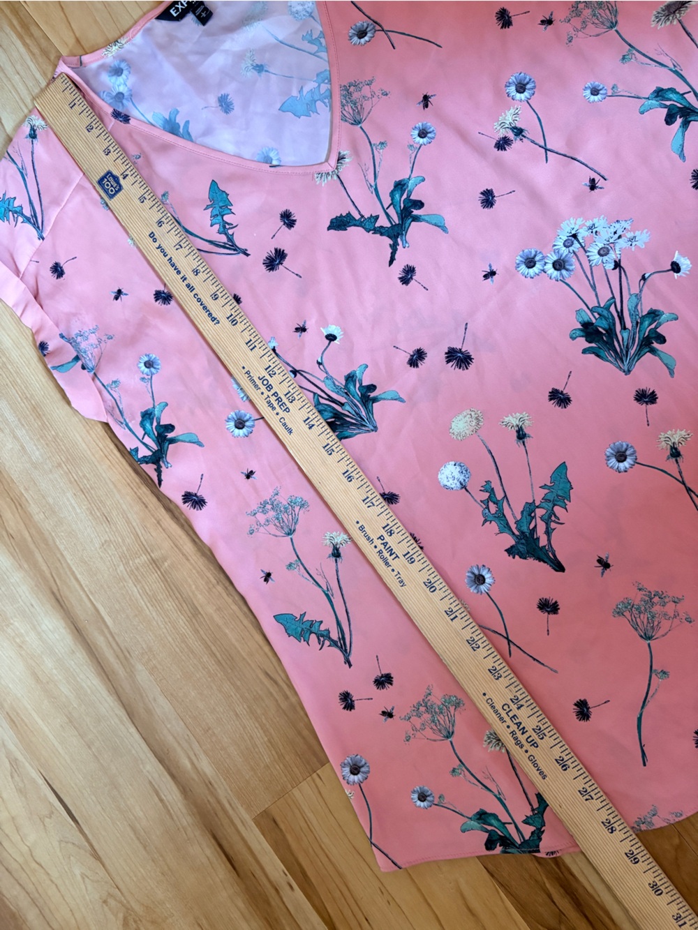 Express Coral Floral V-Neck Women's Top Large - Picture 8 of 8